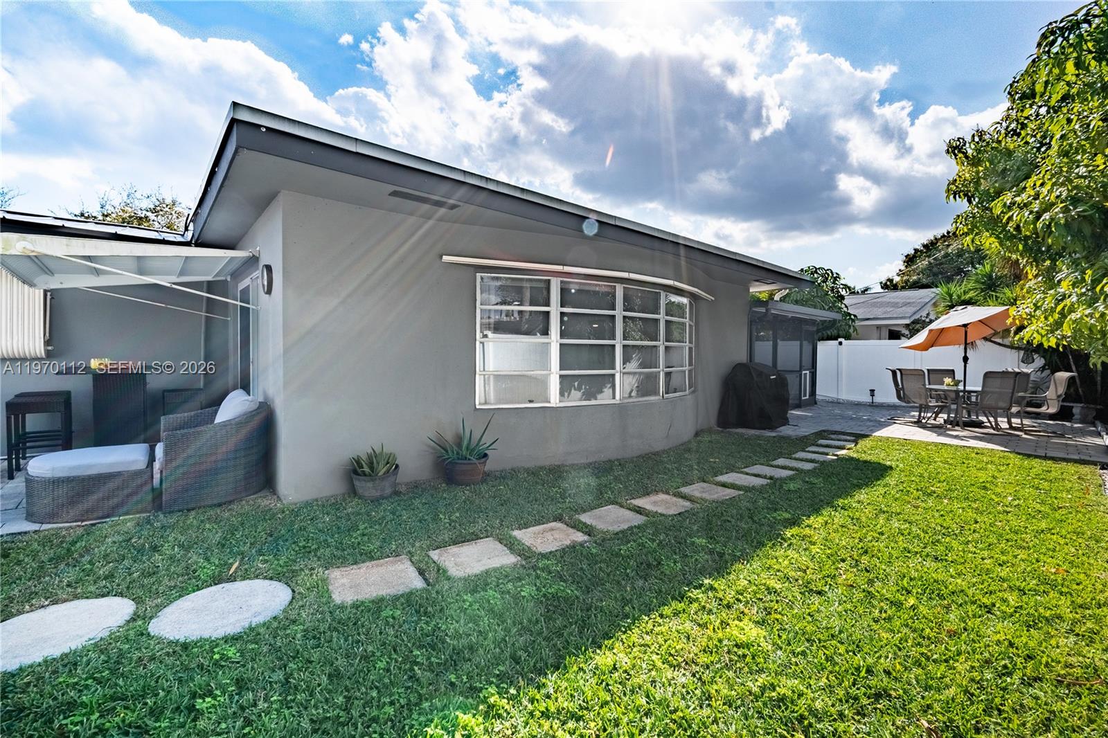 IMPERIAL POINT 1 SEC - Residential