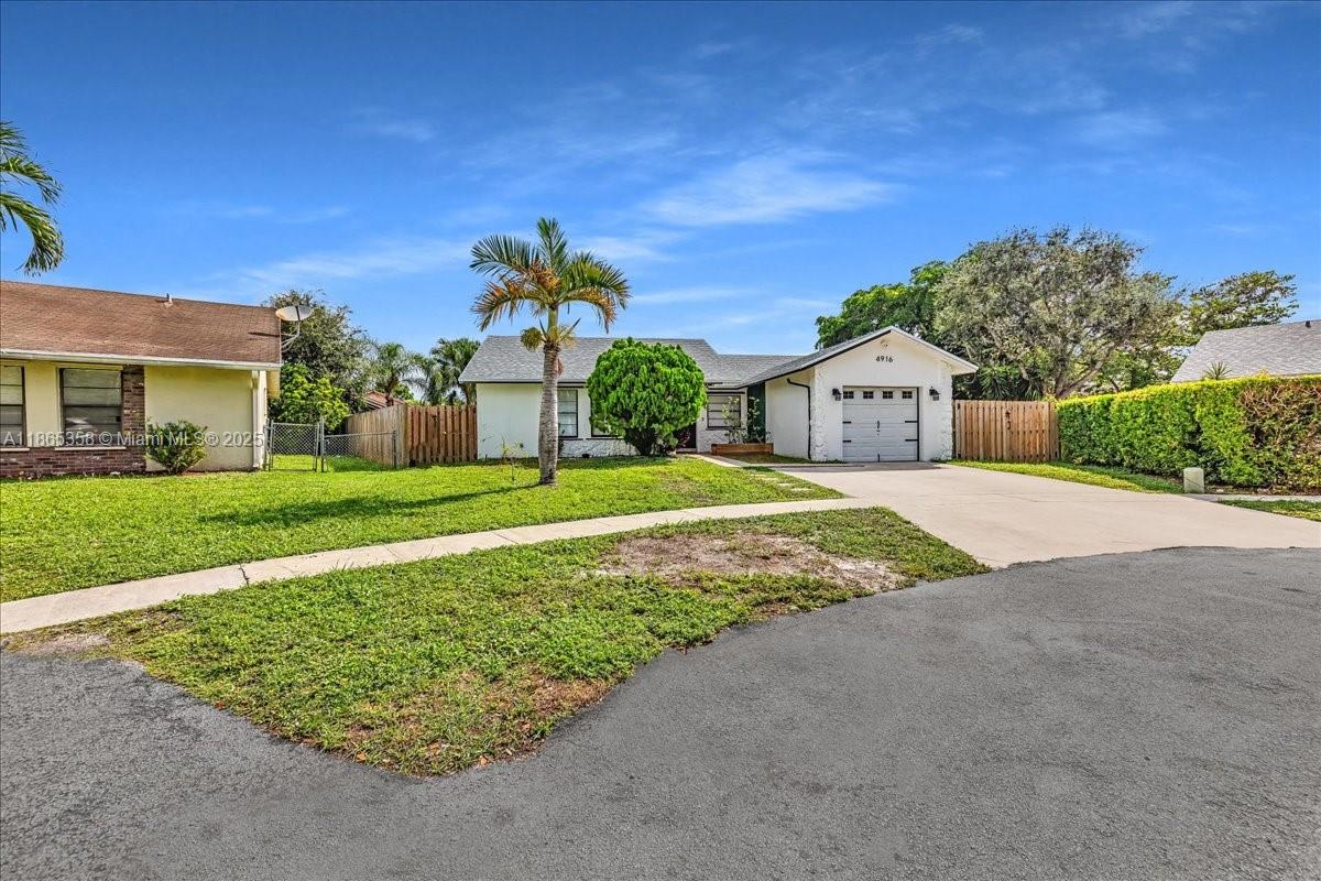 4916 NW 92nd Ave