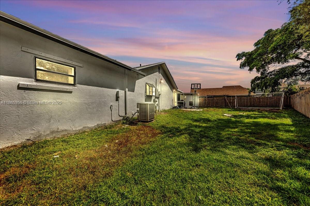 4916 NW 92nd Ave