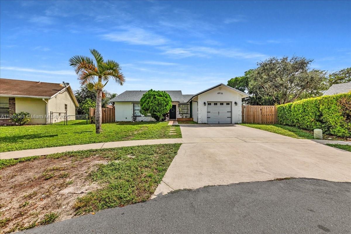 4916 NW 92nd Ave