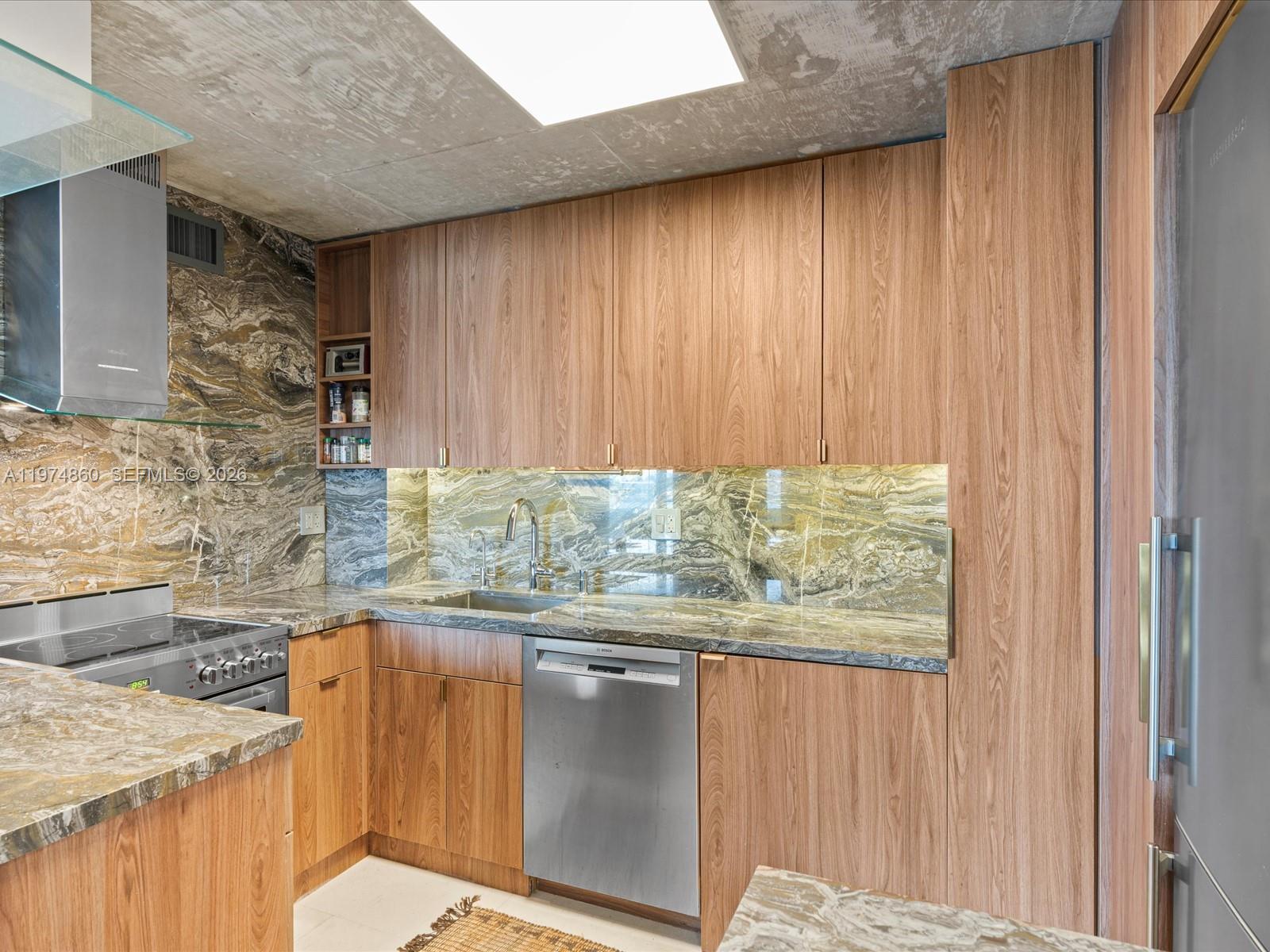 ISLAND TERRACE CONDO - Residential