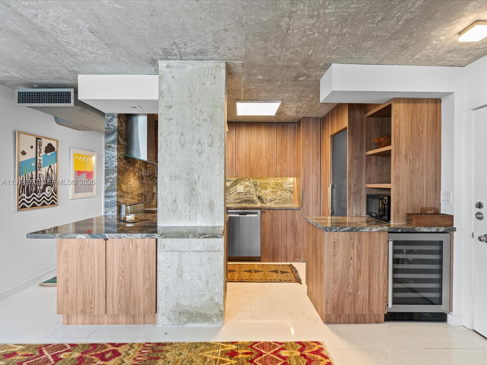 ISLAND TERRACE CONDO - Residential