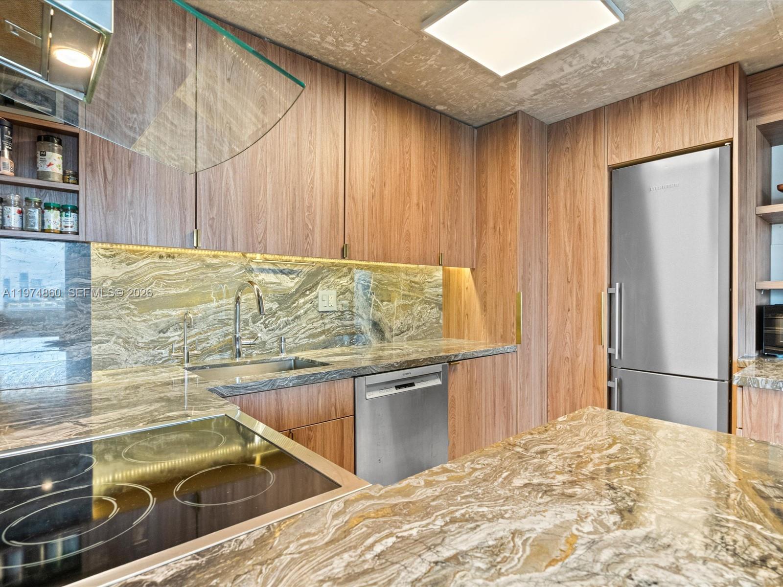 ISLAND TERRACE CONDO - Residential