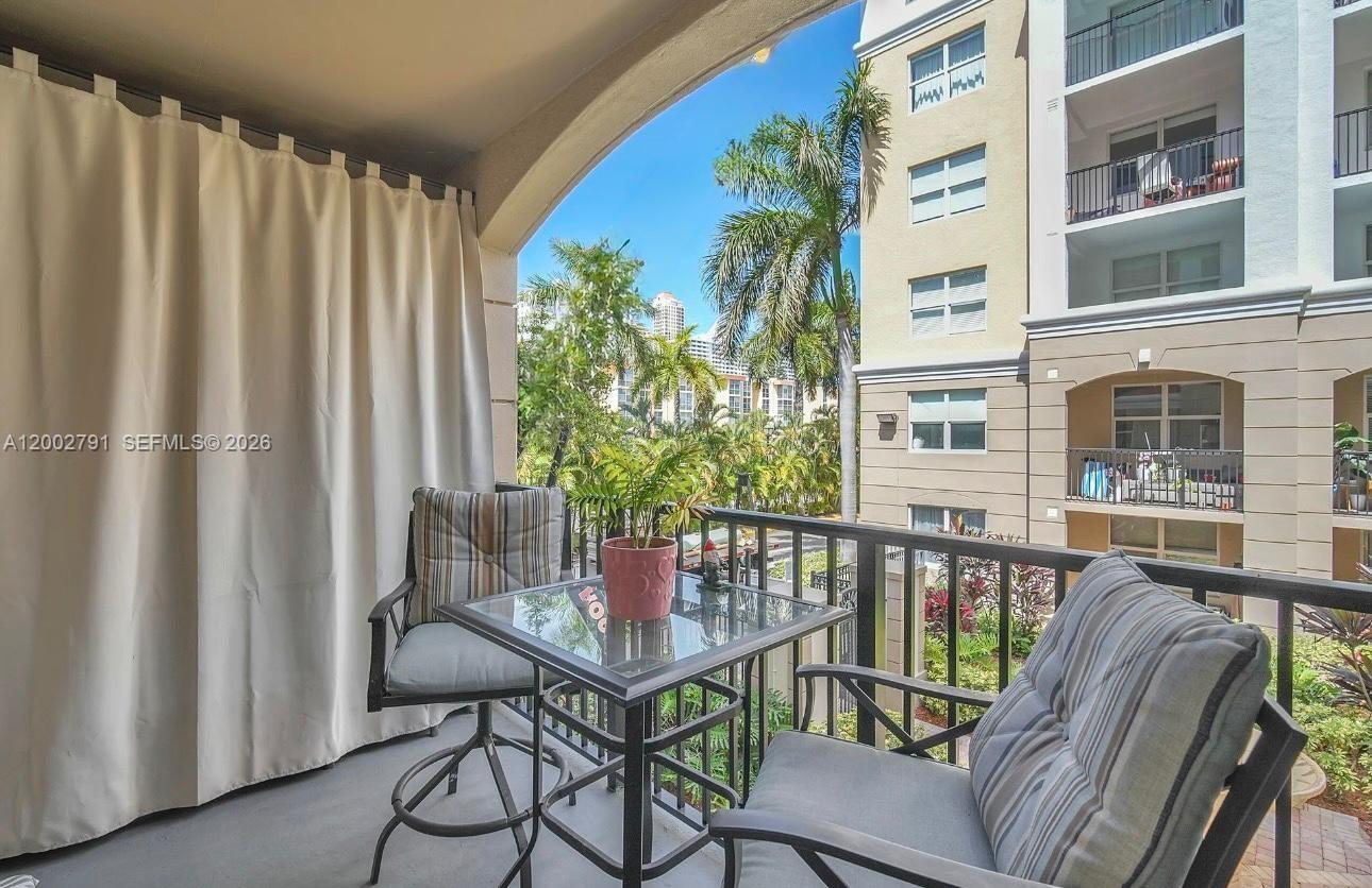 PORTO BELLAGIO CONDO - Residential