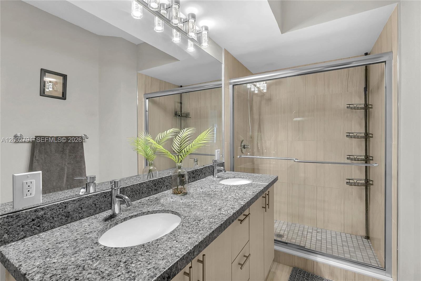 PORTO BELLAGIO CONDO - Residential