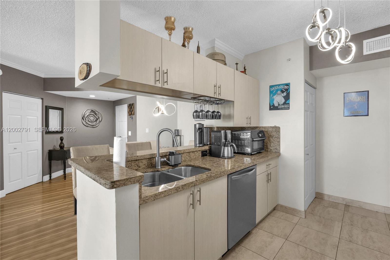 PORTO BELLAGIO CONDO - Residential