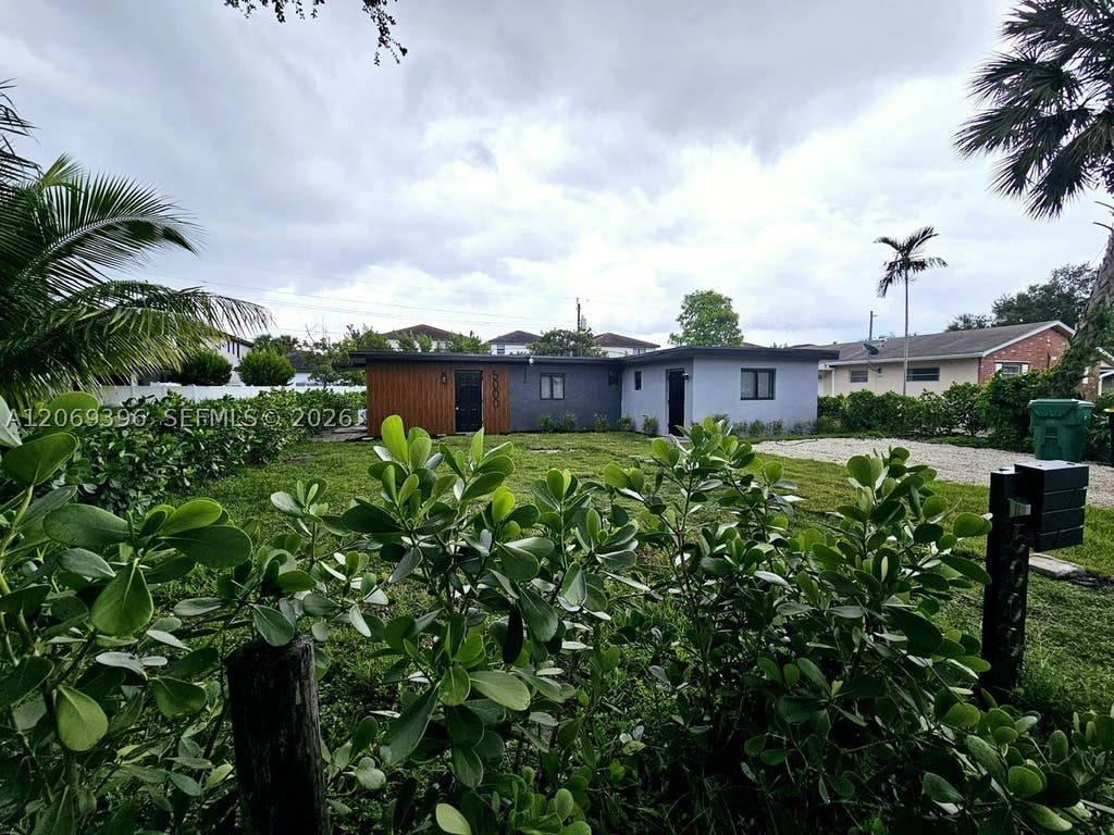 Photo of 5000 SW 26th Ave, Dania Beach, FL 33312 (MLS # A12069396)