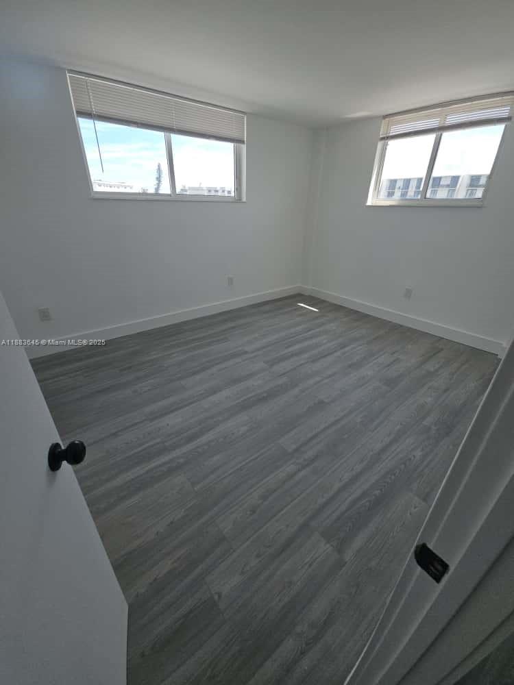BISCAYNE BCH SUB - Residential Lease