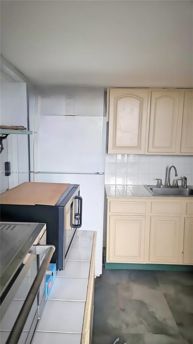 ANDOR PLAZA CONDO - Residential