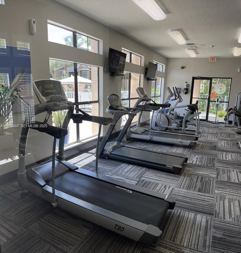 VISTA LAGO AT THE HAMMOCK - Residential