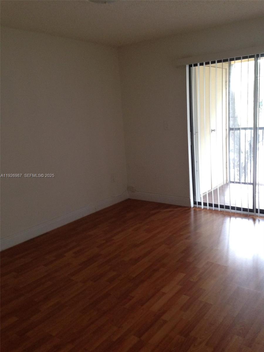 VISTA LAGO AT THE HAMMOCK - Residential