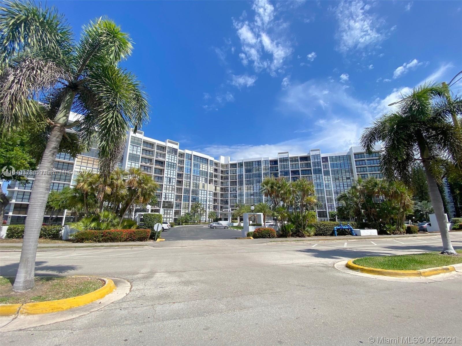 REDUCED !!! NICE APARTMENT OF 1 BED + DEN ALREADY MADE INTO A 2ND BEDROOM OR OFFICE, WITH 2 FULL BATHS, STRAIT VIEW TO THE INTRACOASTAL AND AMENITIES AREA, LOTS OF AMENITIES LIKE TENNIS, POOL, JACUZZI, SAUNA, GYM, BBQ AREA, PARTY ROOM, LIBRARY, POOL TABLE GAME ROOM, 24 HOUR SECURITY ON SITE, COMUNITY LAUNDRY, 5 MINUTS TO THE BEACH AS WELL AS TO THE GULFSTREAM, 10 MIN TO AVENTURA MALL, CLOSE TO SHOPPINGS , BANKS, TRANSPORTATION.