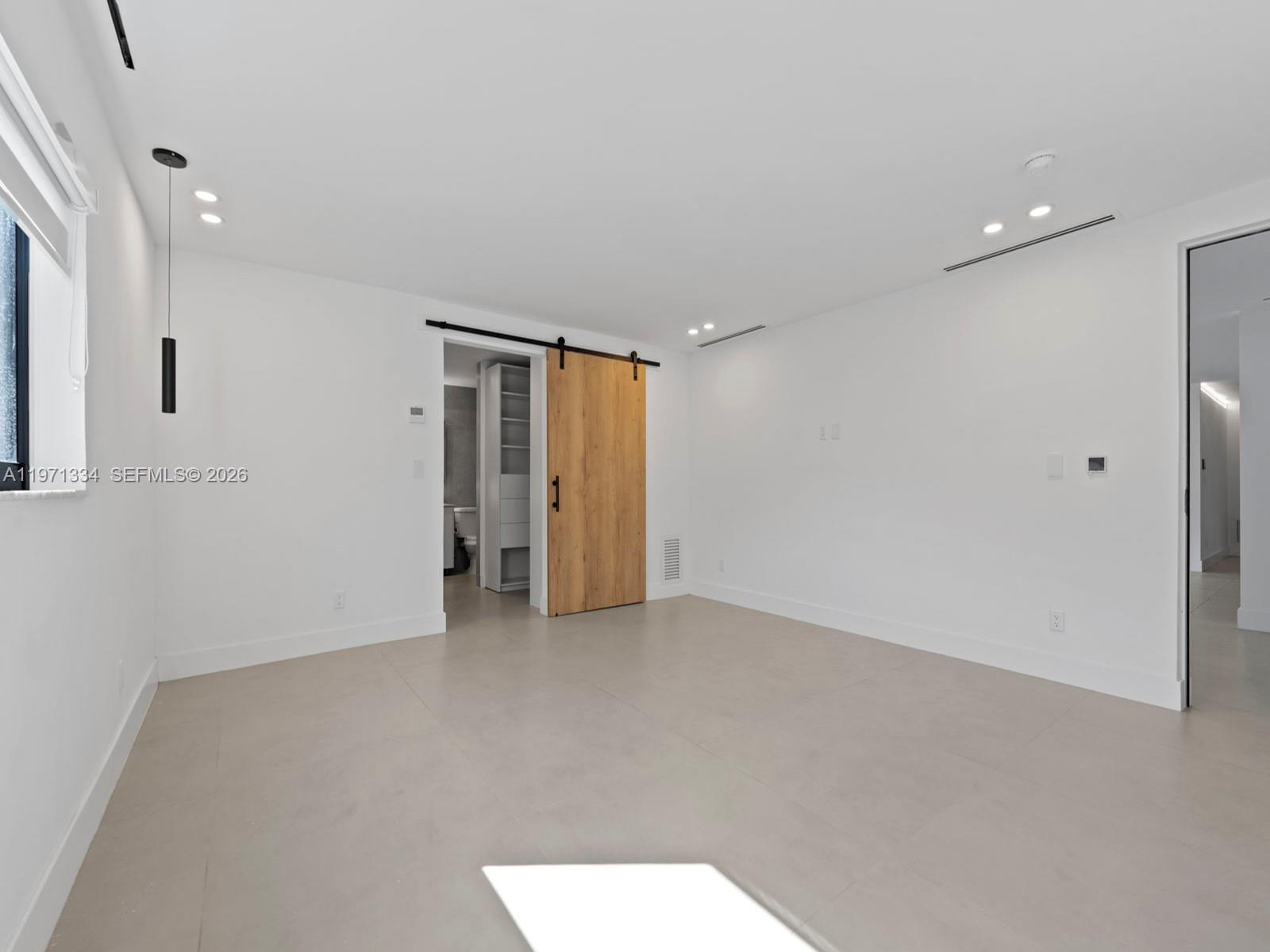 CORAL SPRINGS COUNTRY CLU - Residential