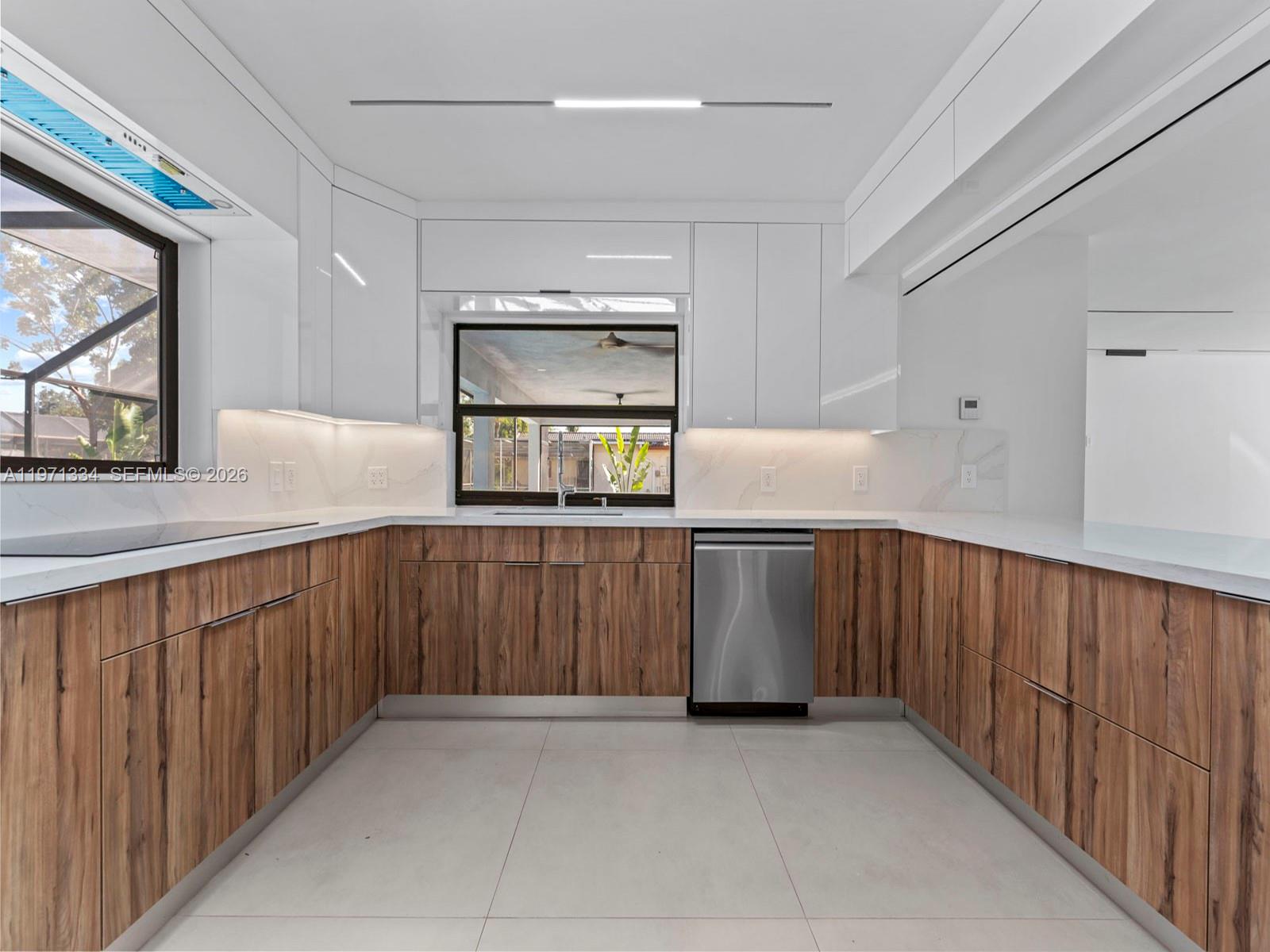 CORAL SPRINGS COUNTRY CLU - Residential