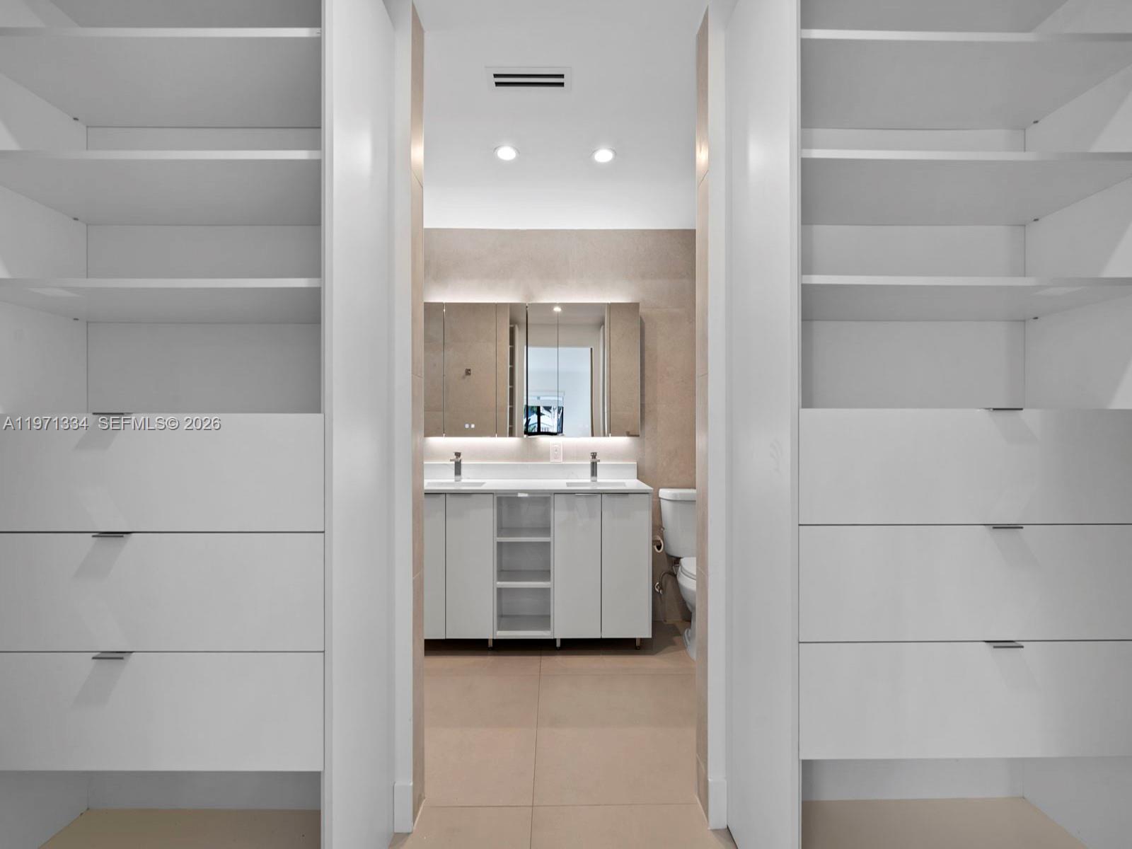 CORAL SPRINGS COUNTRY CLU - Residential