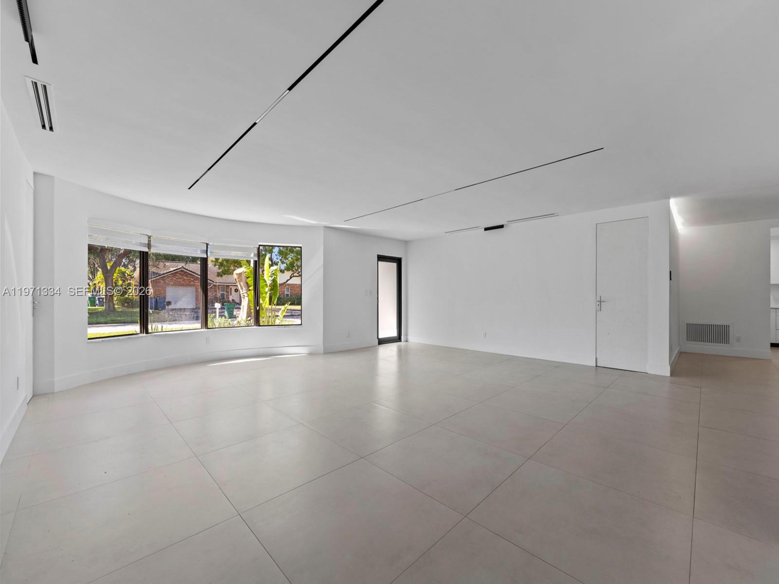 CORAL SPRINGS COUNTRY CLU - Residential