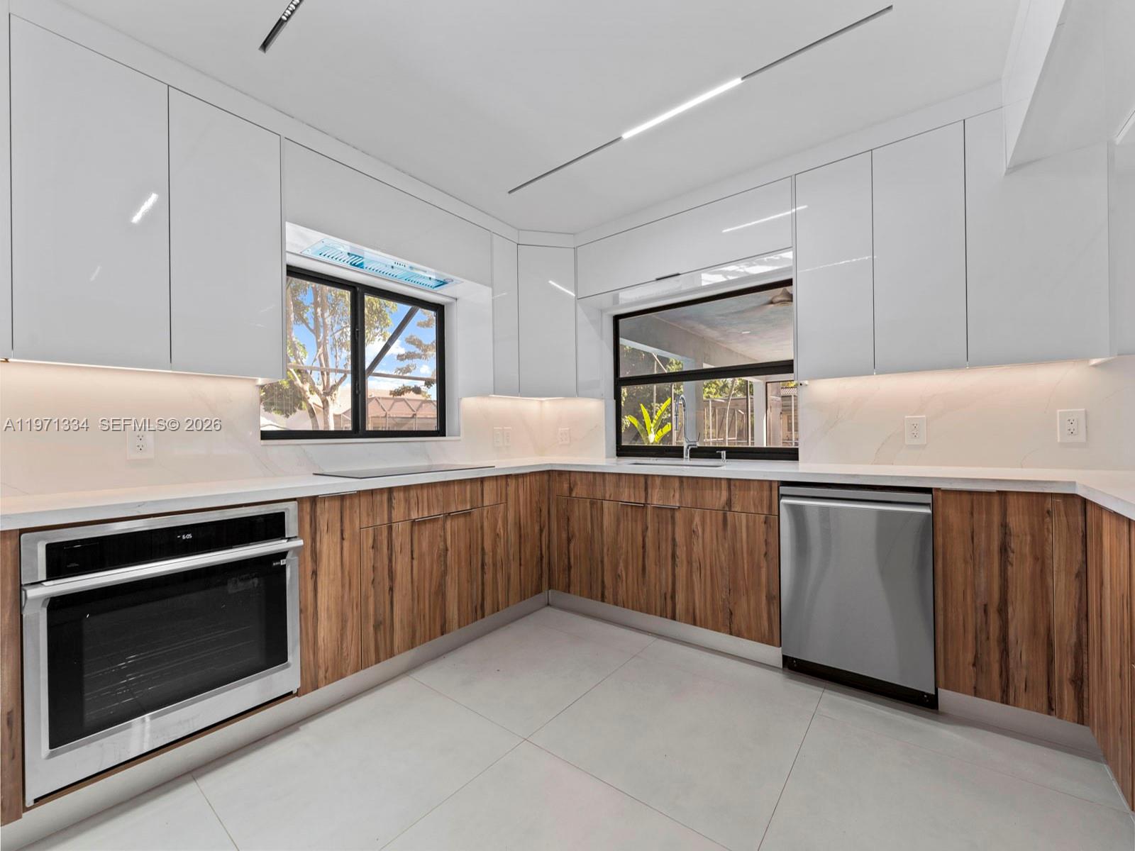 CORAL SPRINGS COUNTRY CLU - Residential