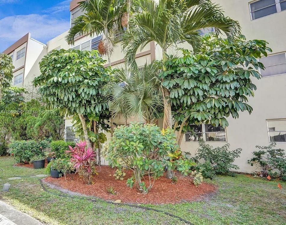 MAJESTIC GARDENS CONDOMINI - Residential