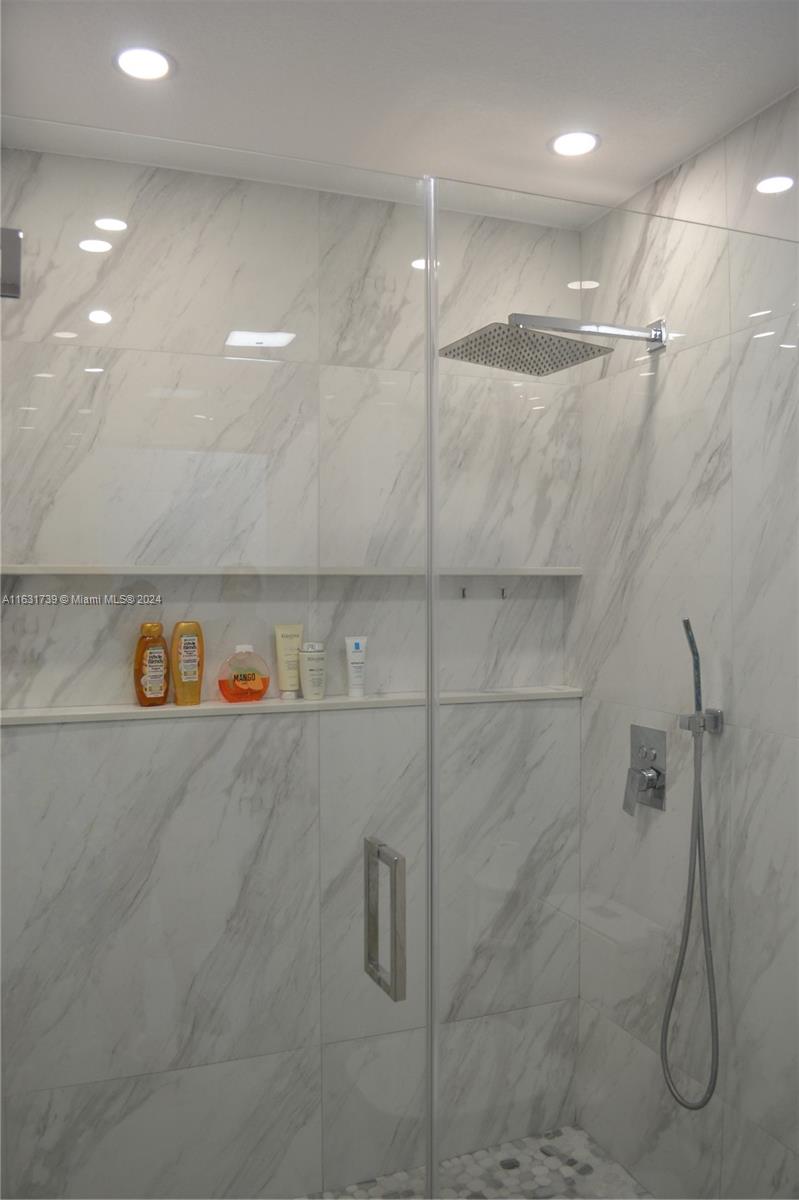 ESSEX VILLAGE - Residential Lease