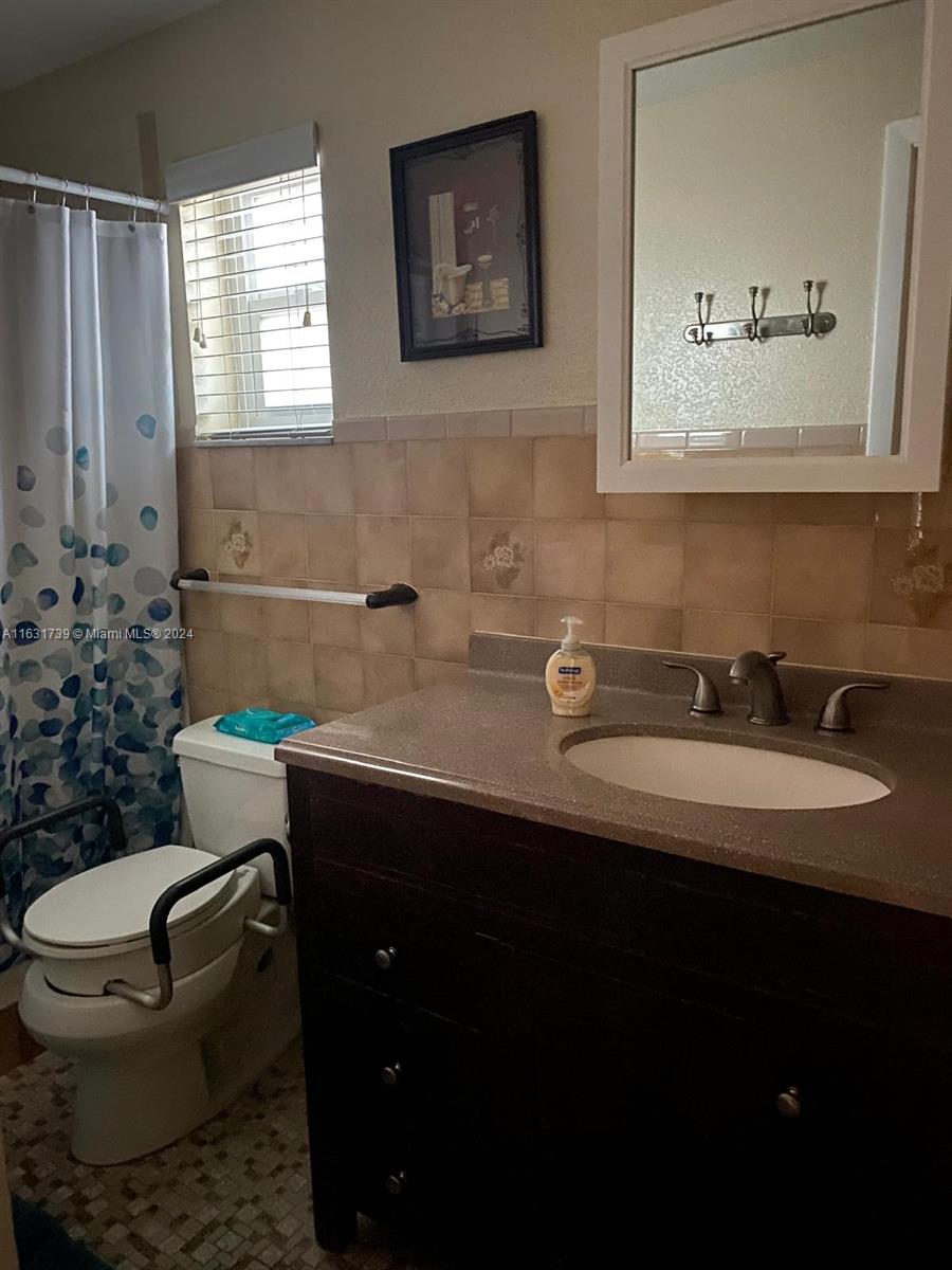 ESSEX VILLAGE - Residential Lease