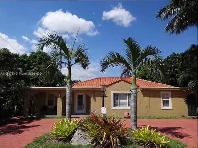 ESSEX VILLAGE - Residential Lease