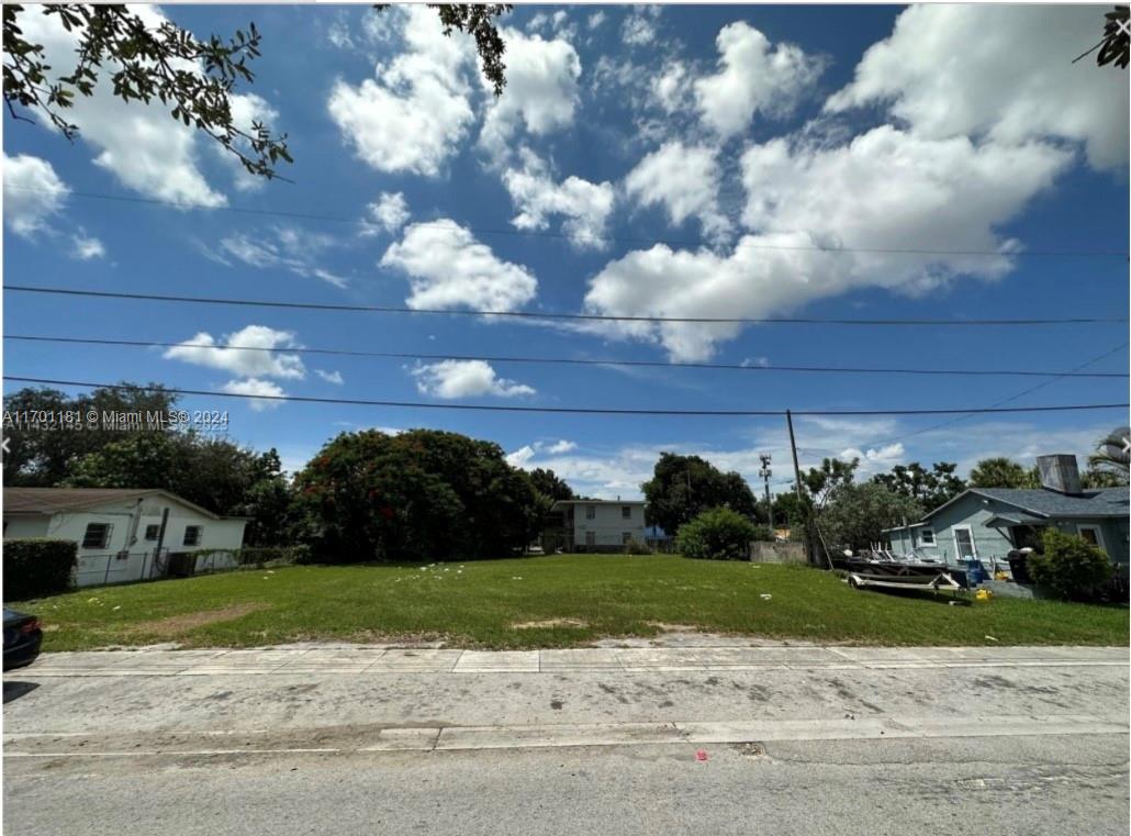 ORANGE HEIGHTS - Land