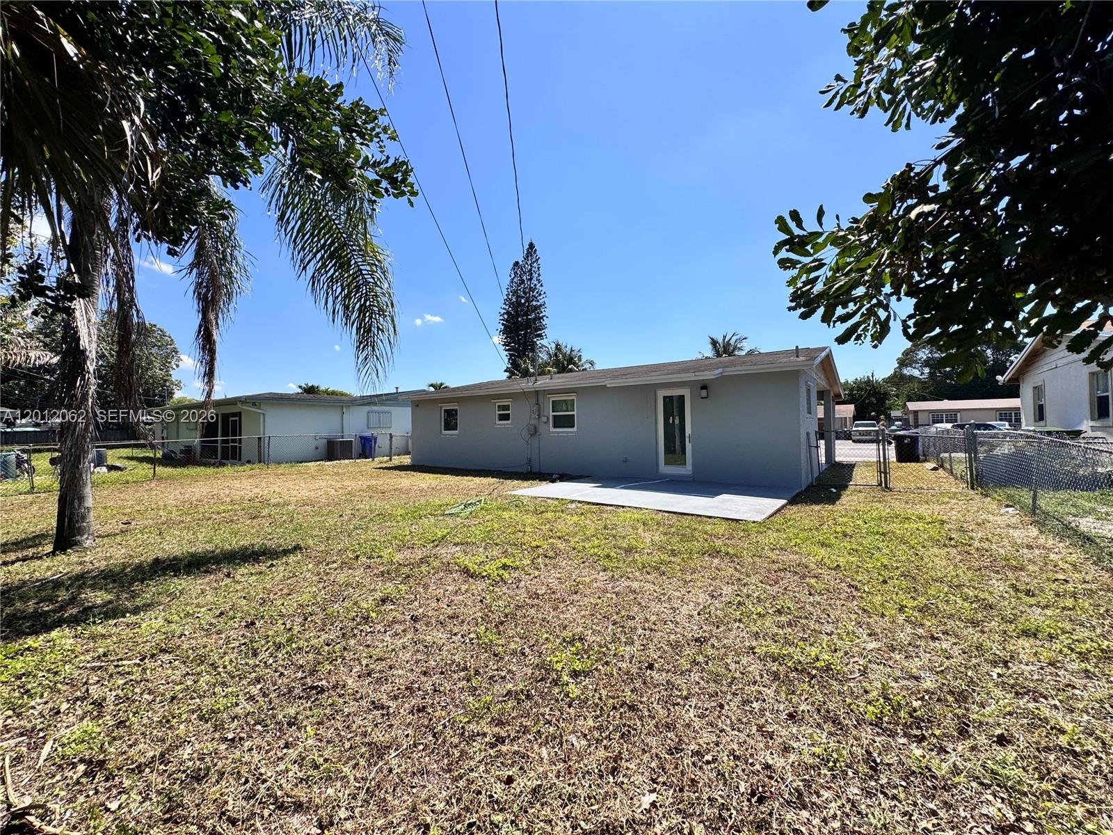 ROYAL PALMS PARK - Residential