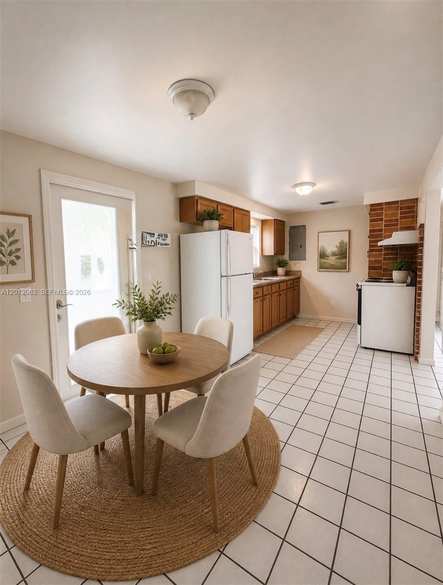 ROYAL PALMS PARK - Residential