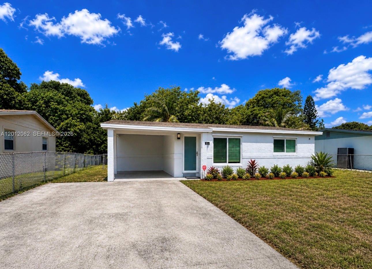 ROYAL PALMS PARK - Residential