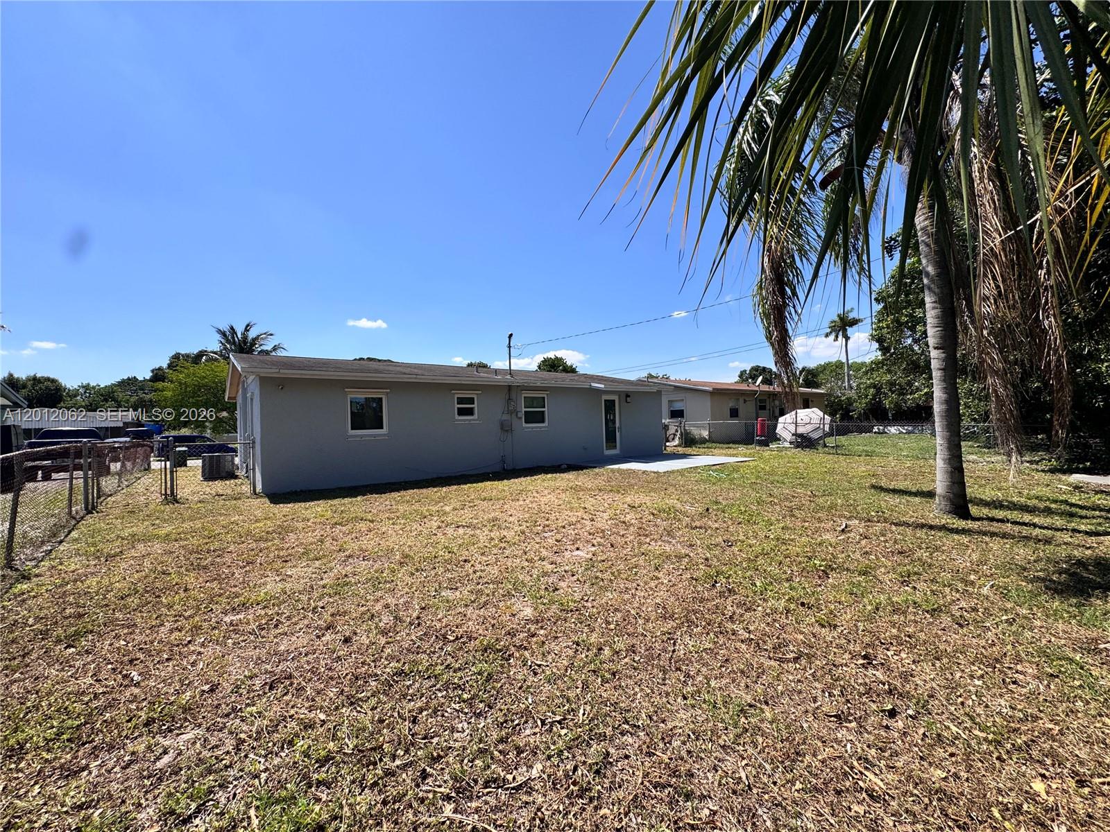 ROYAL PALMS PARK - Residential