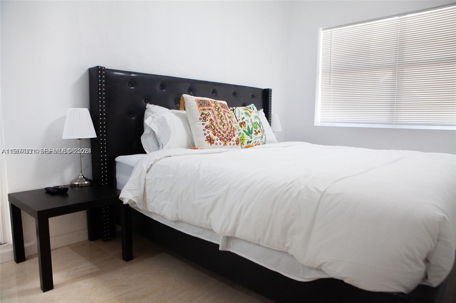 HOLLYWOOD ESTATES - Residential