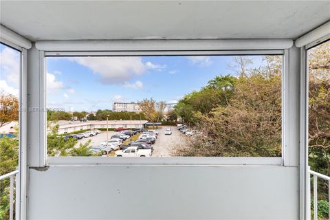 Tiny photo for 1400 N Tallwood Ave #306, Hollywood, FL 33021 (MLS # A11976909)