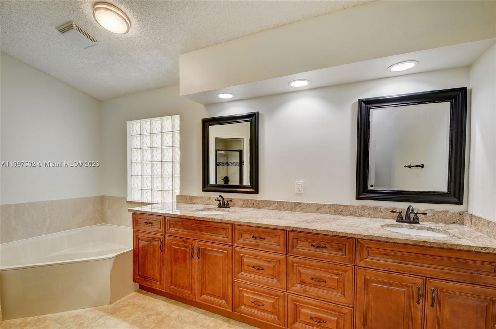 WINSTON TRAILS PAR 16 - Residential