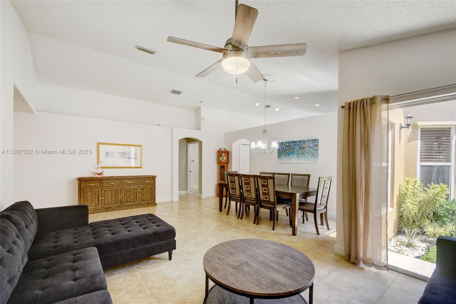 WINSTON TRAILS PAR 16 - Residential