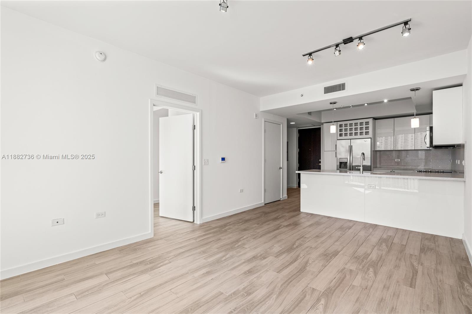 NINE AT MARY BRICKELL VIL - Residential