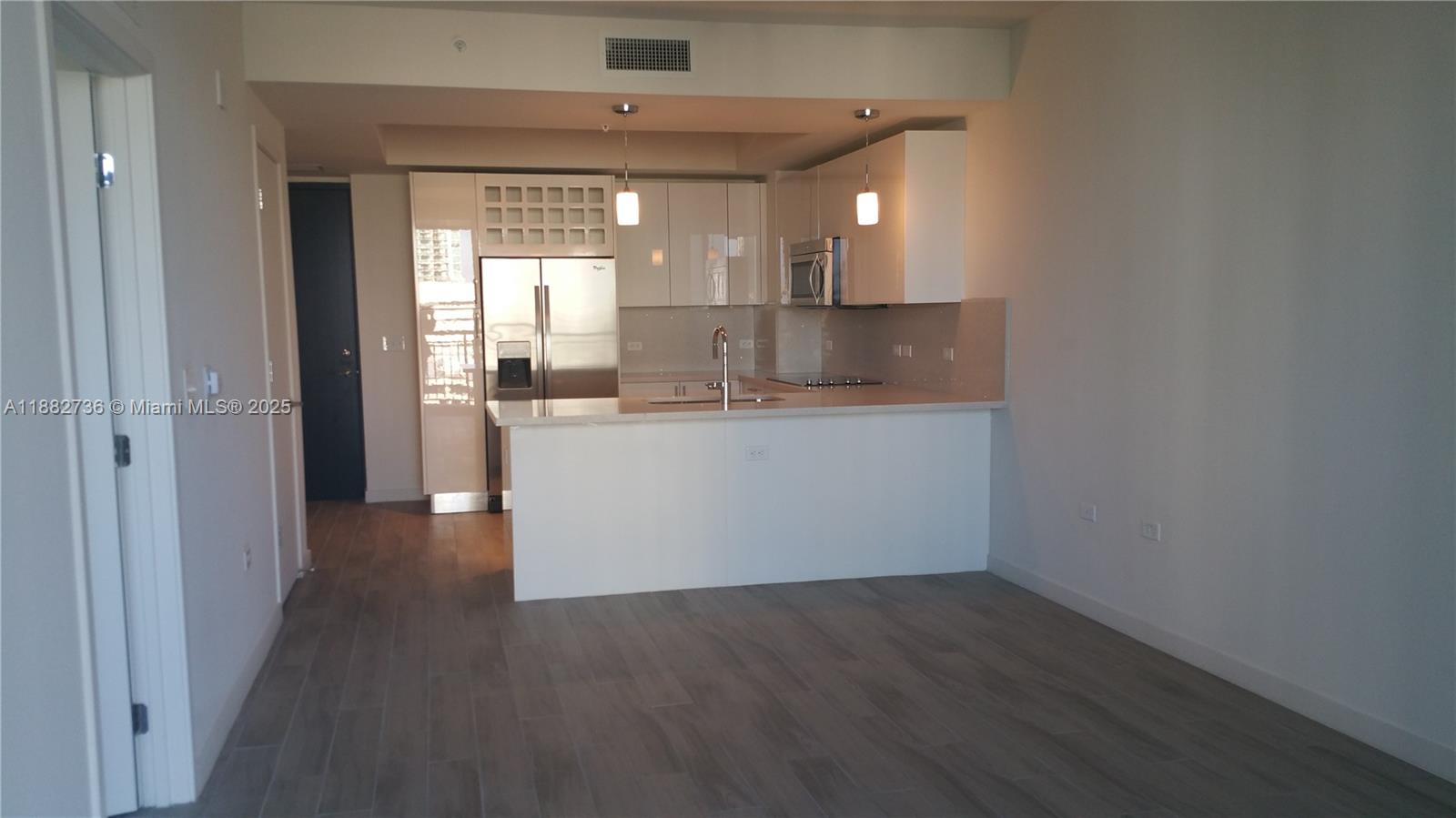 LIVE ON TOP OF ALL THE SHOPS, RESTAURANTS AND BARS OF MARY BRICKELL VILLAGE & PUBLIX. UNIT HAS UPGRADED PORCELAIN FLOORS THROUGH OUT AND UPGRADED BUILD OUT CLOSETS. ITALIAN LACQUER CABINETS IN THE KITCHEN & S/S APPLIANCES. BE ONE OF T HE VERY FIRST TO LIVE AT NINE! LIVE IN THE MIDDLE OF IT ALL ON THE MOST CONVENIENT STREET. SOUTH MIAMI AVENUE. JUST AN ELEVATOR AWAY FROM THE SHOPS AND RESTAURANTS. GREAT VIEWS FROM THIS UNIT. ENJOY ALL THE AMENITIES & LIFESTYLE OF NINE. EAST WATER VIEWS.