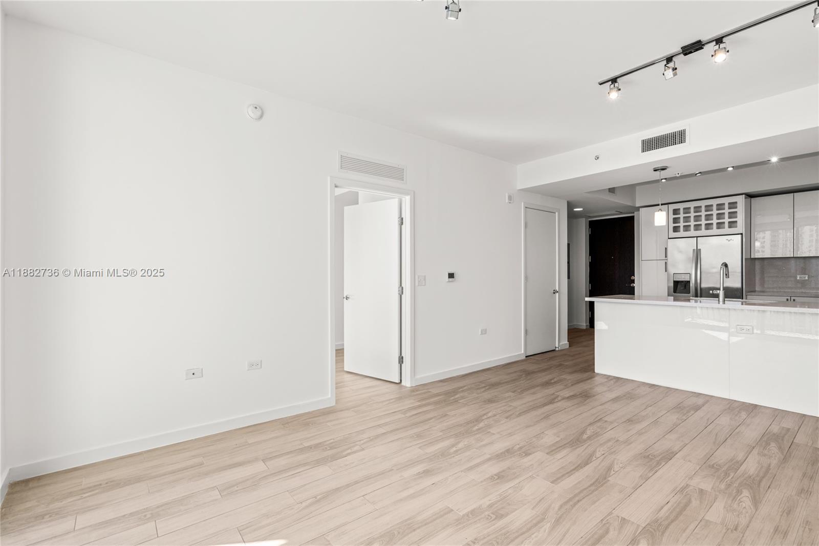 NINE AT MARY BRICKELL VIL - Residential