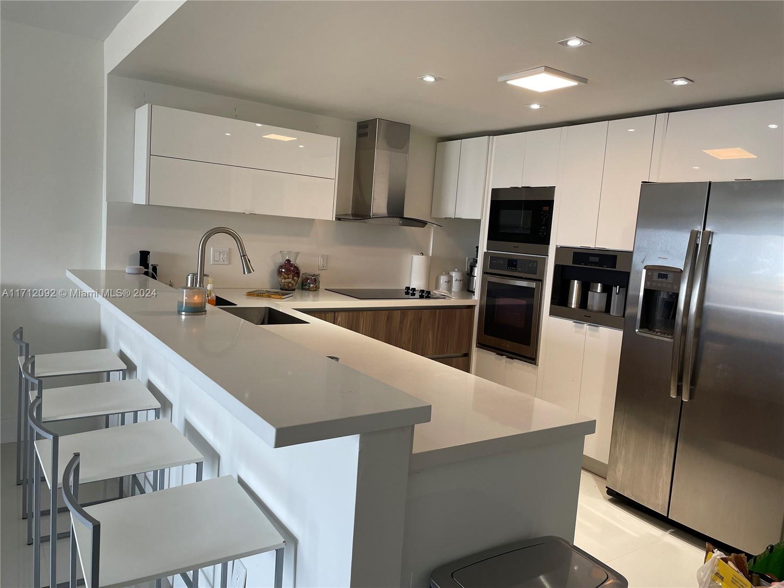 COMMODORE PLAZA CONDO - Residential Lease