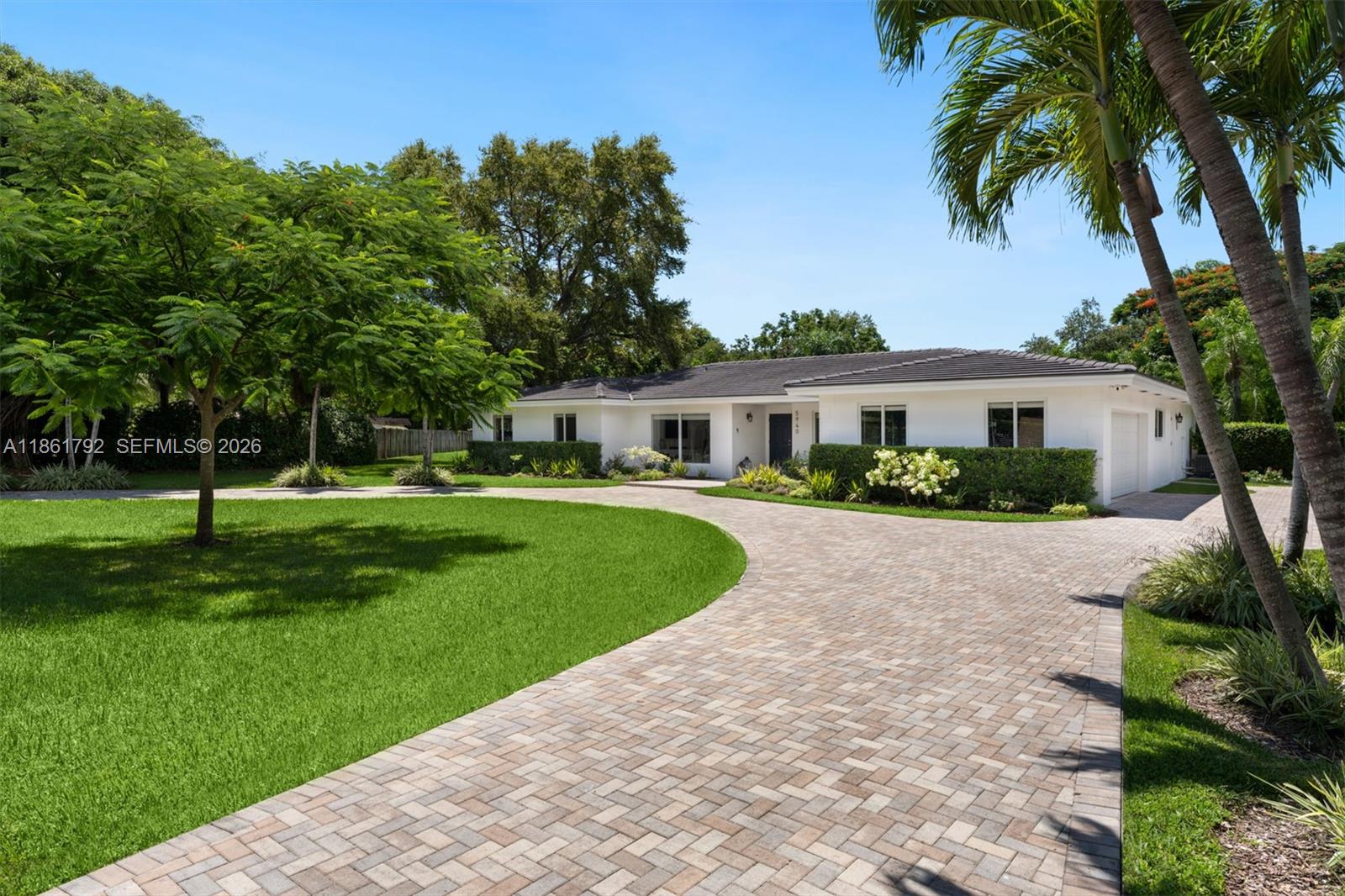 TOWN & RANCH ESTS - Residential