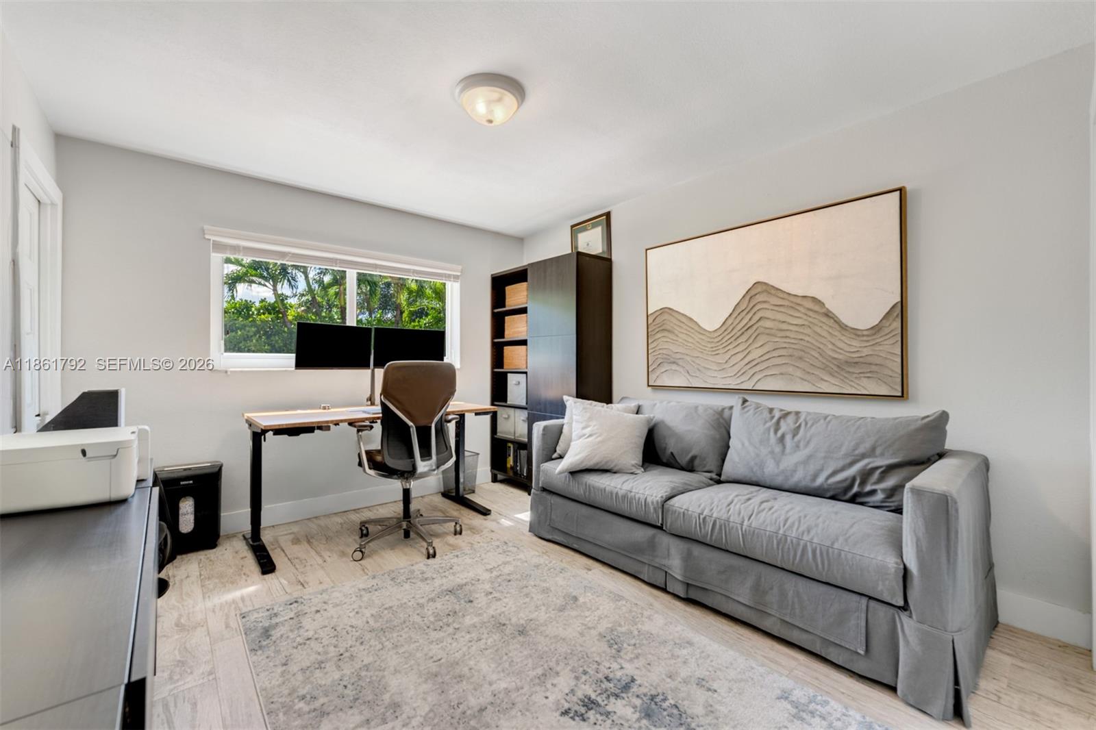 TOWN & RANCH ESTS - Residential