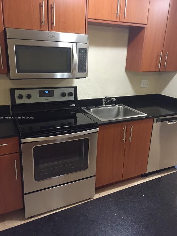 **INCREDIBLE INVESTOR OPPORTUNITY - NO RENTAL RESTRICTIONS/ NO ASSOC APPROVALS** THIS 1/1 VILLA-STYLE CONDO IN THE HEART OF RAPIDLY GROWING PART OF FORT LAUDERDALE IS JUST MINUTES FROM DOWNTOWN, BEACHES & WILTON MANORS. UNIT WAS COMPLETELY UPGRADED SEVERAL YEARS AGO AND FEATURES EURO STYLE CHERRY CABINETS WITH GRANITE COUNTERTOPS, STAINLESS STEEL APPLIANCES, HURRICANE IMPACT WINDOWS, MARBLE FLOORS IN KITCHEN & LIVING ROOM AREAS. PORCELAIN TILE IN BEDROOM REPLACED IN 2016, REFERIGERATOR REPLACED FEB 2016, ROOF REPLACED IN OCT 2018 AND PROPERTY PERMITER FENCE REPLACED JAN 2021.. LOW MAINT ($256/m) & PROP TAXES ($1400/y). MARKET RENTS FOR ANNUAL LEASES IS $1300-$1350 (MORE IF SEASONAL) 6% ROI AT MARKET. NEXT DOOR ALSO AVAILABLE VIA MLS #A11166462