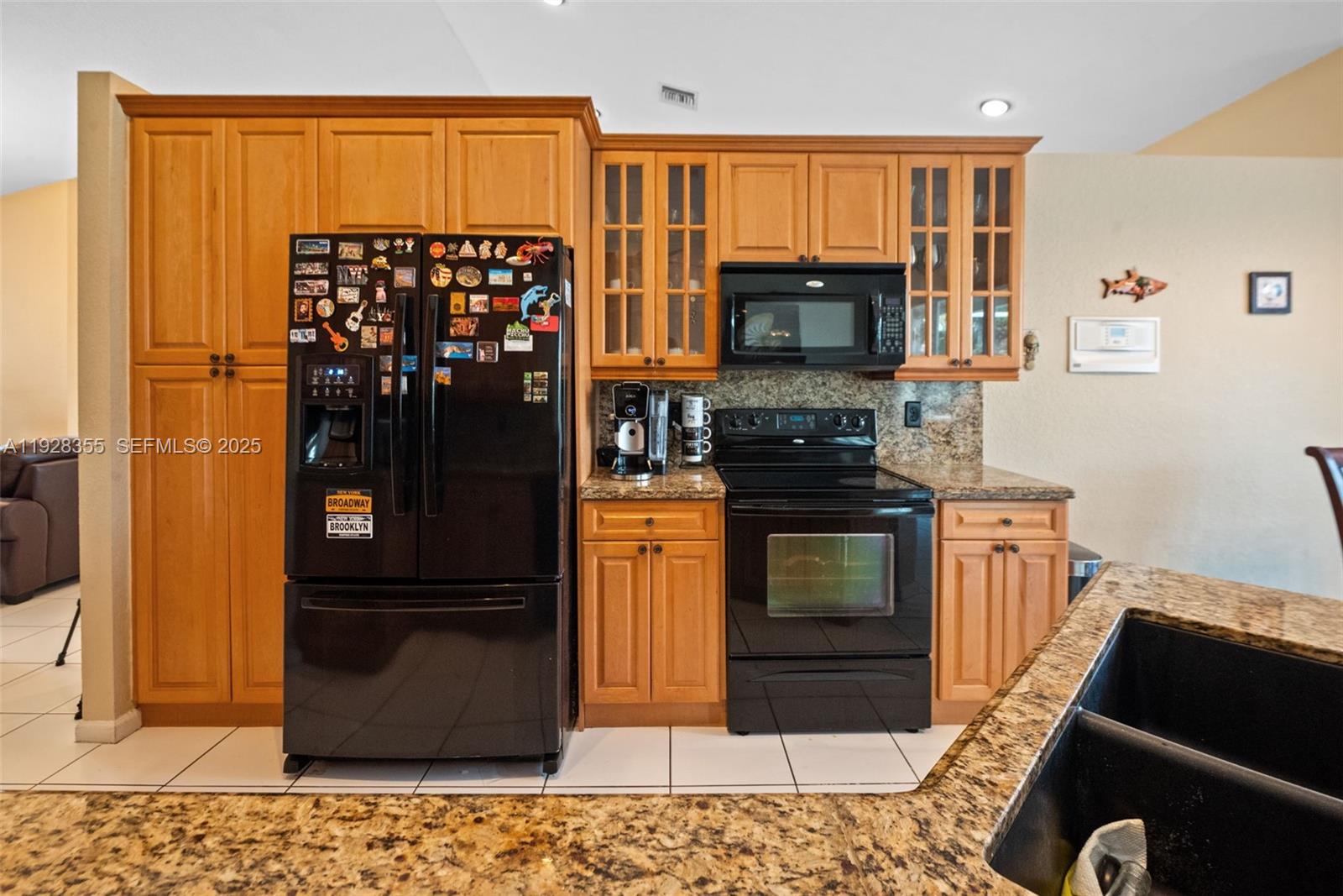 HOLLYWOOD LAKES COUNTRY C - Residential