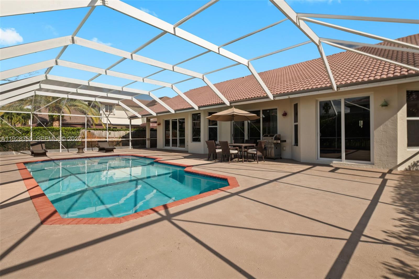 HOLLYWOOD LAKES COUNTRY C - Residential