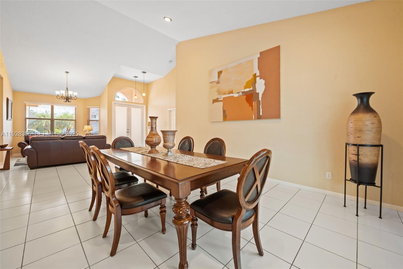 HOLLYWOOD LAKES COUNTRY C - Residential