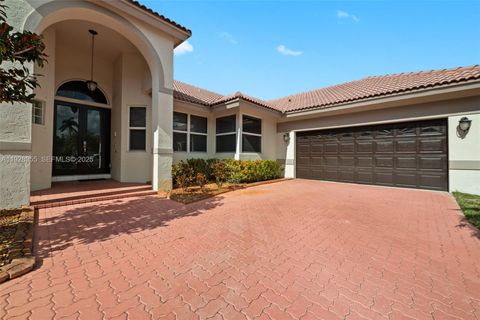 600 E Cypress Pointe Dr E Pembroke Pines FL 33027