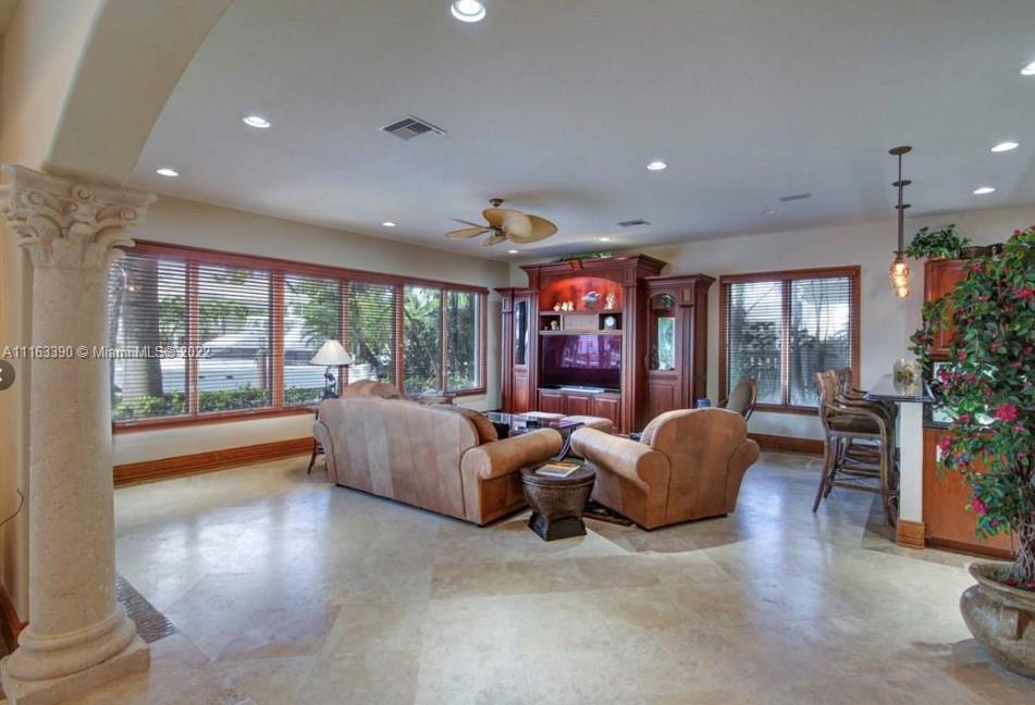 CORAL ISLES - Residential