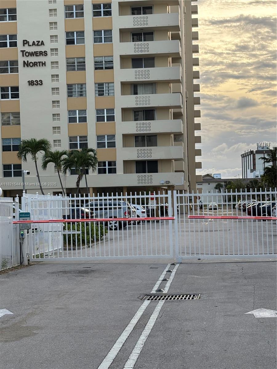 PLAZA TOWERS NORTH CONDO - Residential Lease