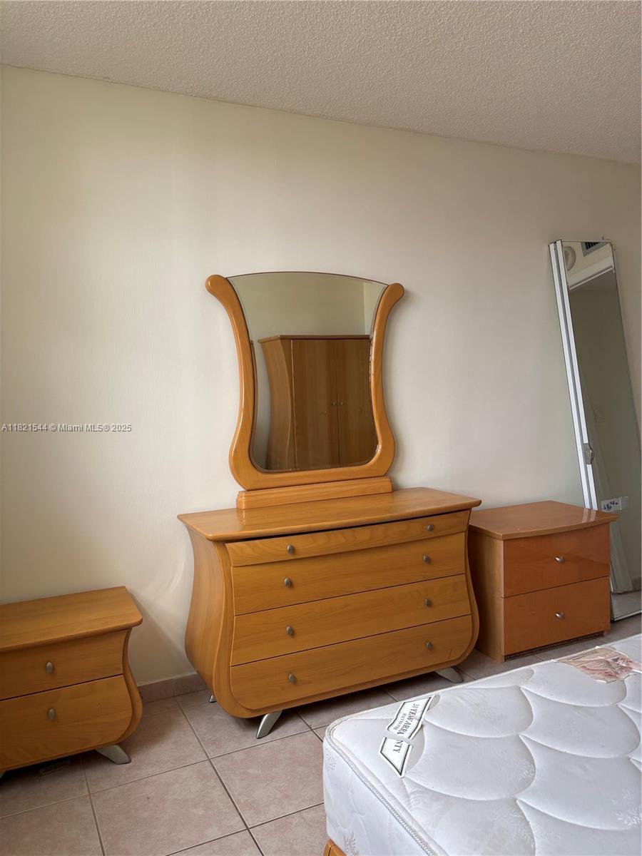 PLAZA TOWERS NORTH CONDO - Residential Lease