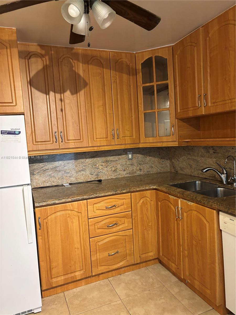 PLAZA TOWERS NORTH CONDO - Residential Lease