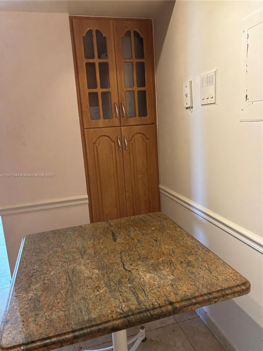 PLAZA TOWERS NORTH CONDO - Residential Lease
